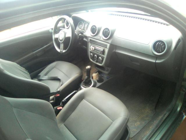 Vendo Saveiro 1.6 toda boa completa