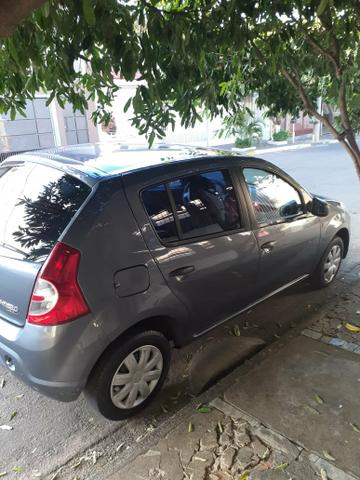 Vendo Sandero 1.0 16v tudo ok - Foto 3