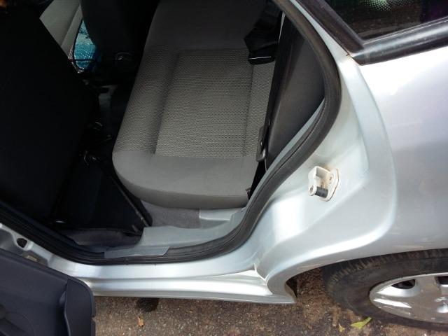 Gol 1.0 GIV 8V Flex cor prata, completo, muito conservado. - Foto 5