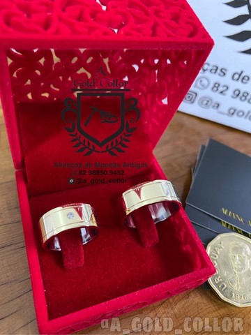 Alianças de moedas lindas .