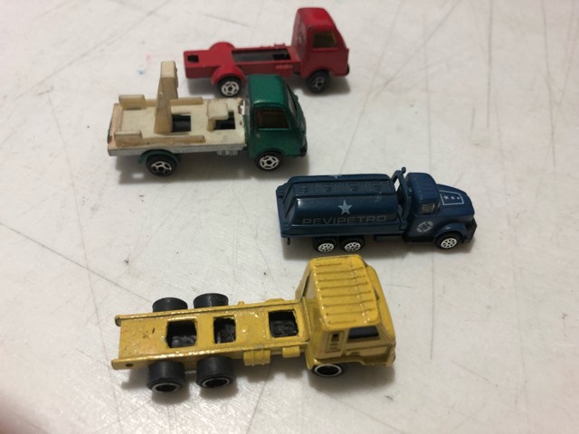 Lote 4 miniaturas caminhão  - Foto 3