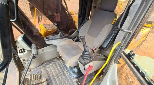 Escavadeira Hidráulica Volvo EC220d - Leia o Anúncio  - Foto 6