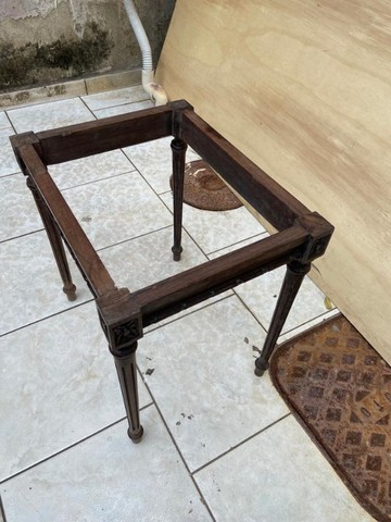 Mesa Lateral Estilo Luis Xvi Em Jacarandá - Foto 2
