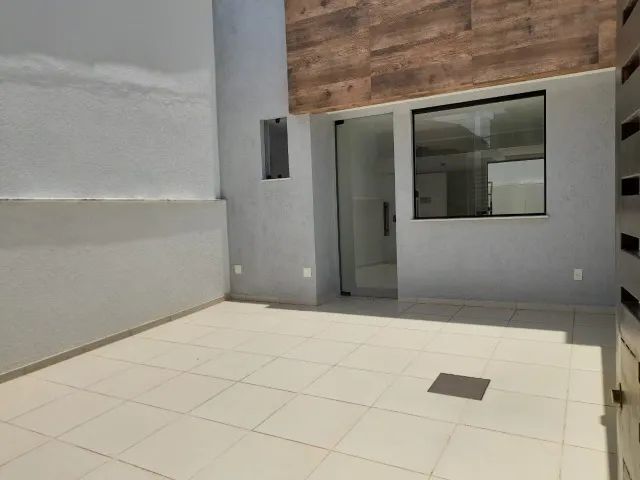 Excelente Casa Geminada Duplex, Tres Quartos com uma Suite, Duas Vagas de Garagem. - Foto 4
