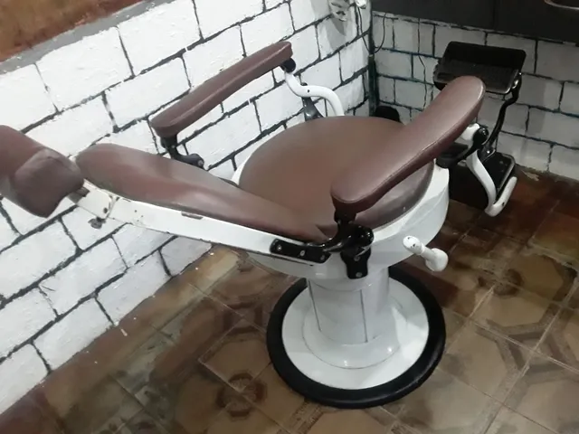 LC Barbearia - Cadeira para Barbeiro Ferrante, esse modelo é o