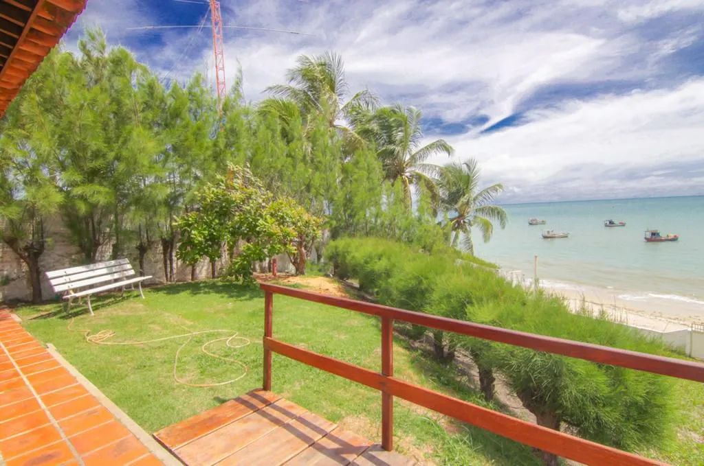 CASA BEIRA MAR COM PISCINA - PRAIA MURIÚ - LOCAÇÃO TEMPORÁRIA  - Foto 2