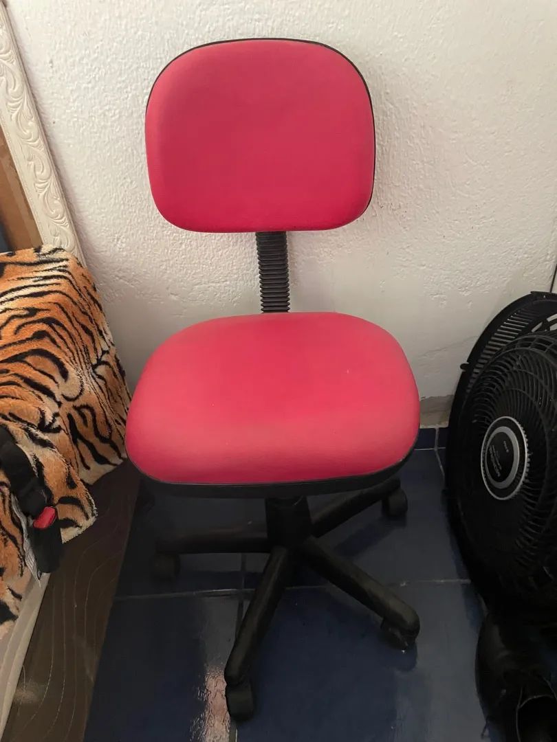 Cadeira de escritório rosa