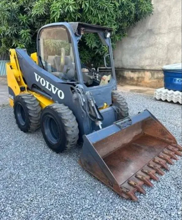 Mini Carregadeira Volvo mc60c 2014