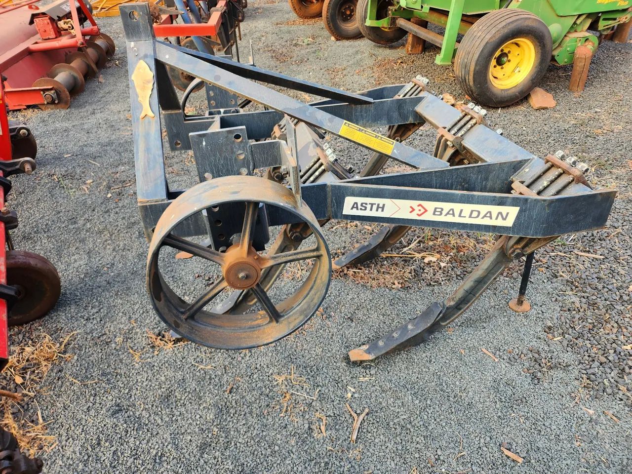 Arado Subsolador 5 hastes BALDAN - Foto 4