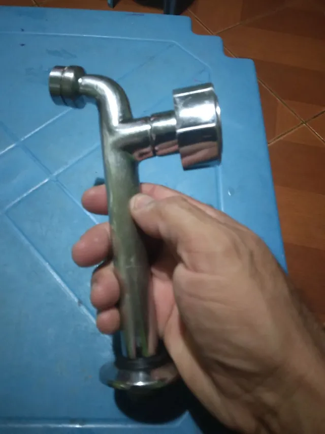 Torneira de metal DECA