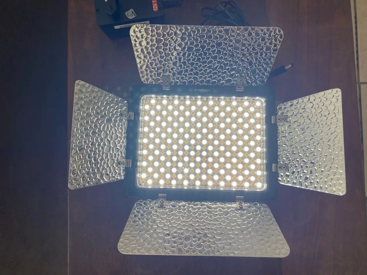 Kit completo - Iluminador Led Yongnuo Yn300 III - Foto 6