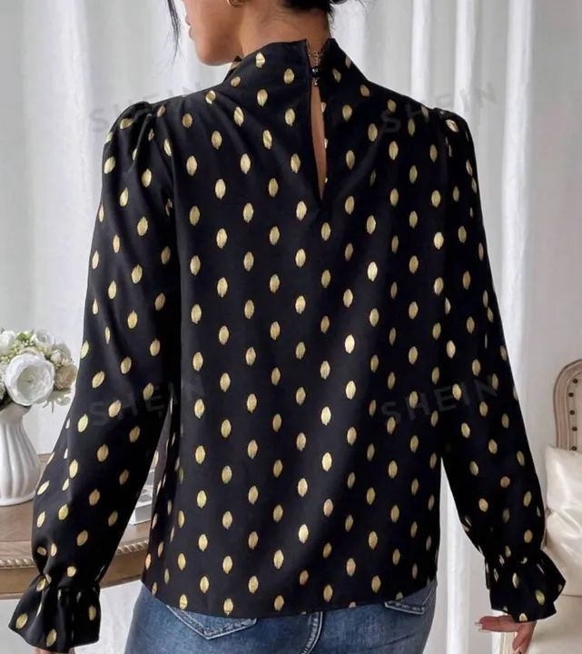 Blusa com detalhes dourado  - Foto 2