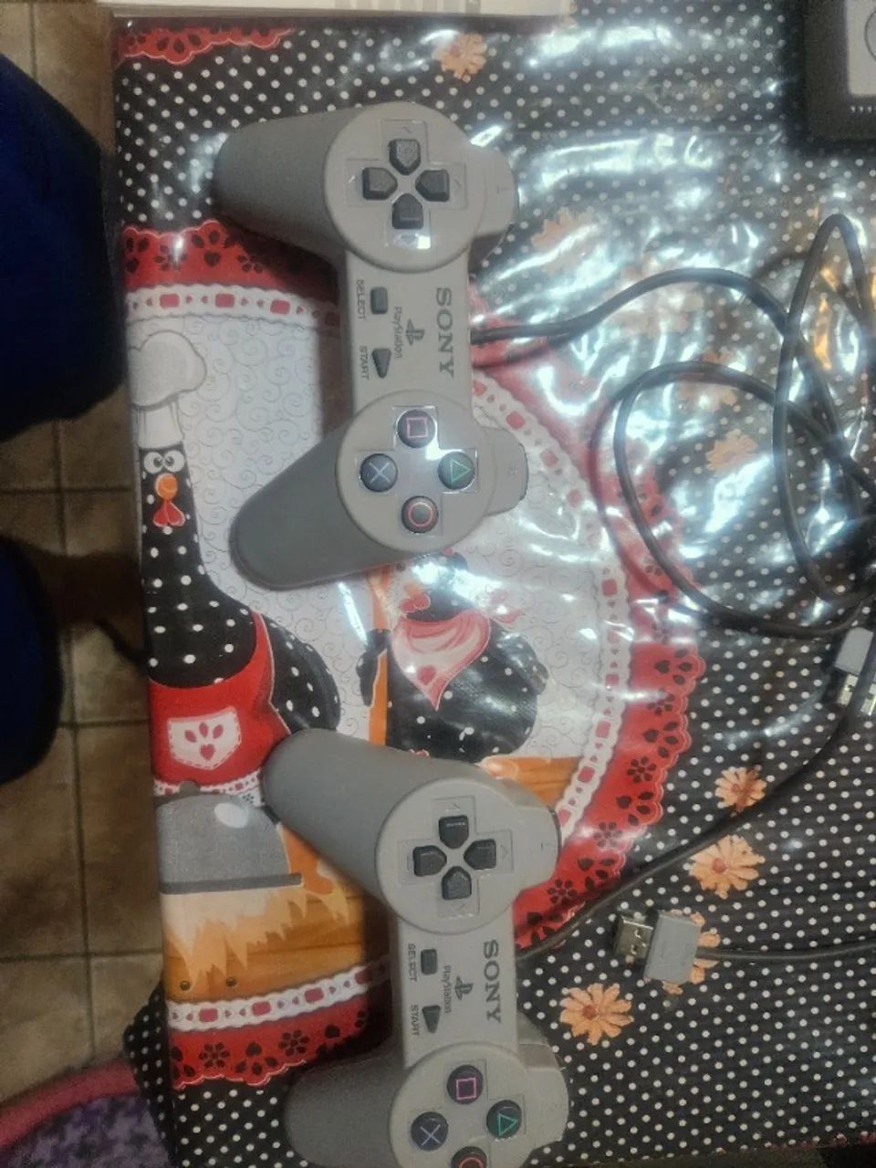 ps1 classic mini original sony com 2 controles e jogos e caixa - Foto 3