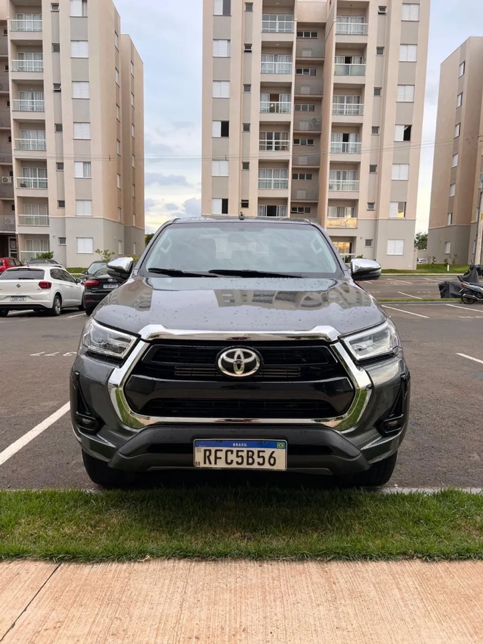 Vendo Hilux 2020 srx Diessel automática