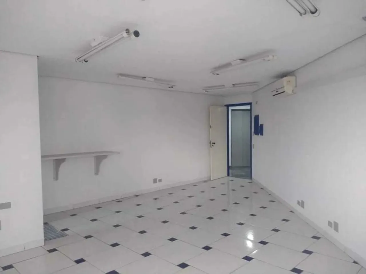 Sala comercial em Rua Clemente Álvares - Lapa - São Paulo/SP