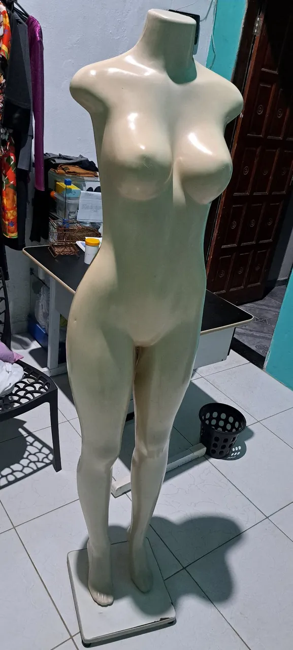 Manequim Feminino Corpo Inteiro