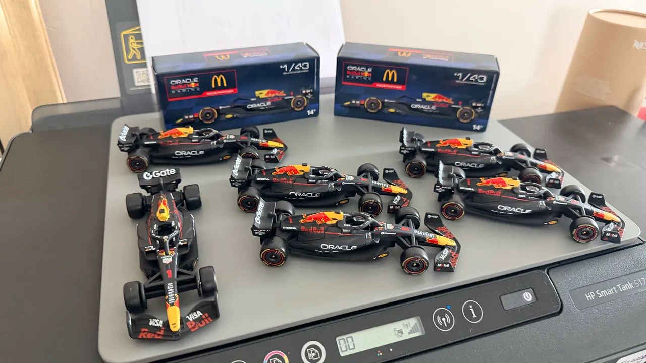 Miniatura Mc Donalds Red bull racing