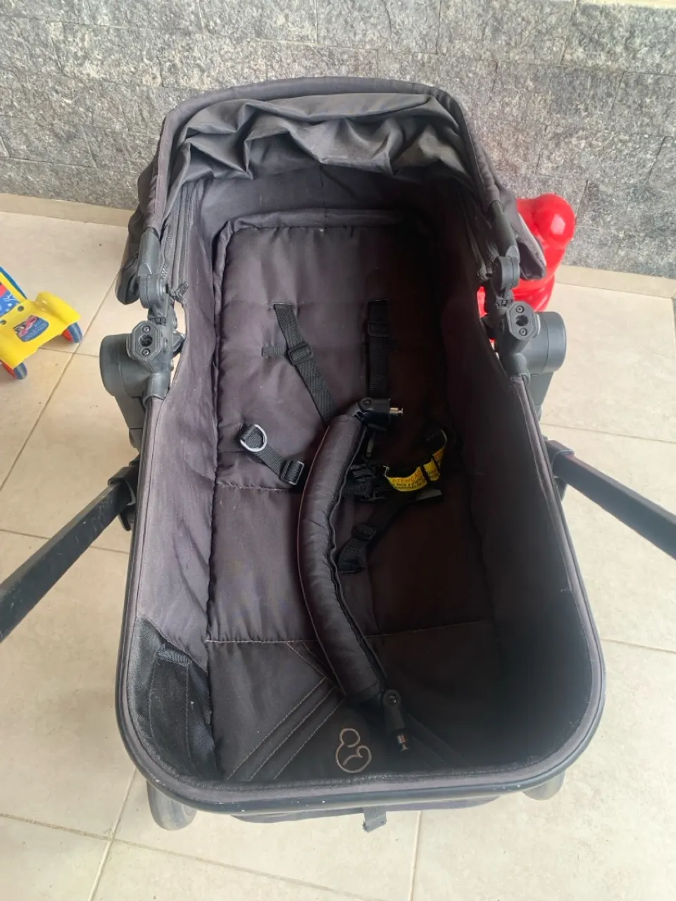 Carrinho de bebe + bebê conforto