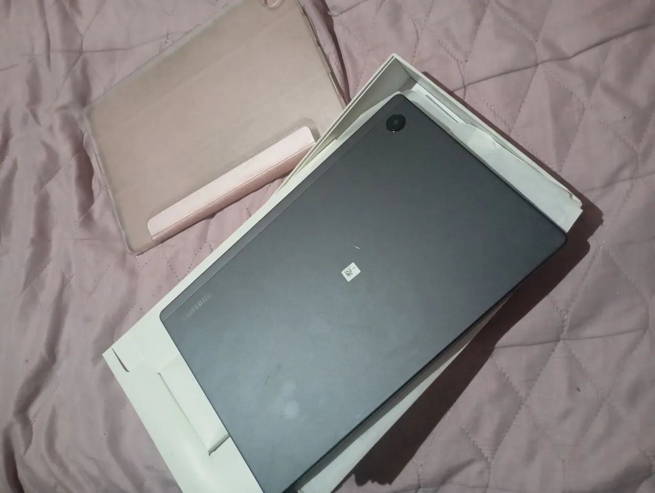 Vendo ou troco Tablet Samsung A8 c/ caneta - Foto 2
