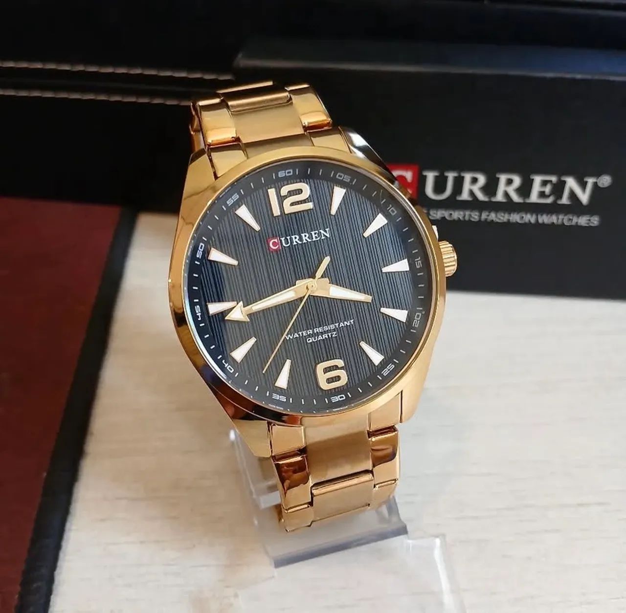 Relógio Curren Dourado - Elegância e Estilo