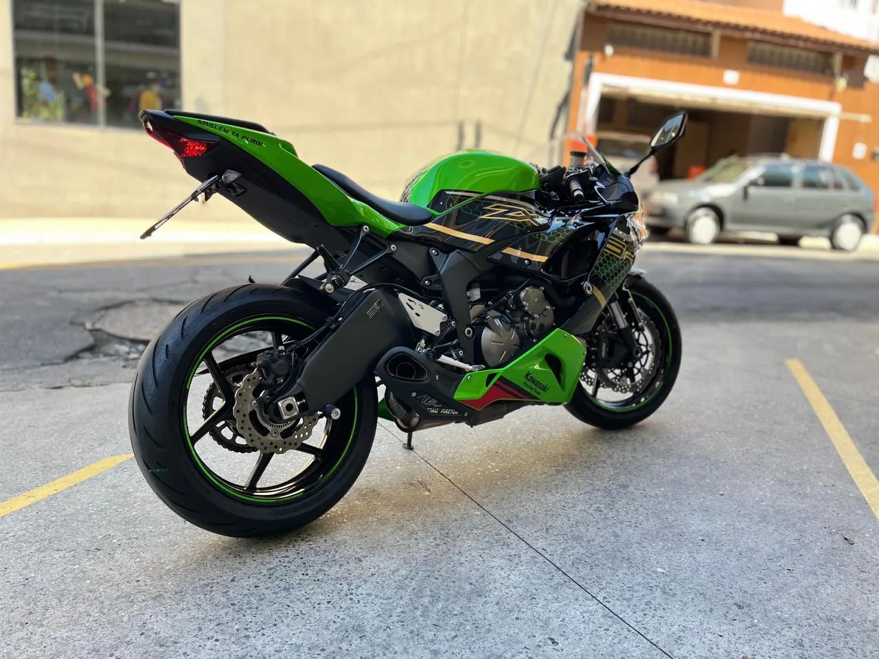 翔平 Kawasaki zx6 2020 km 8.000 💰54.900,00 Disponível na loja