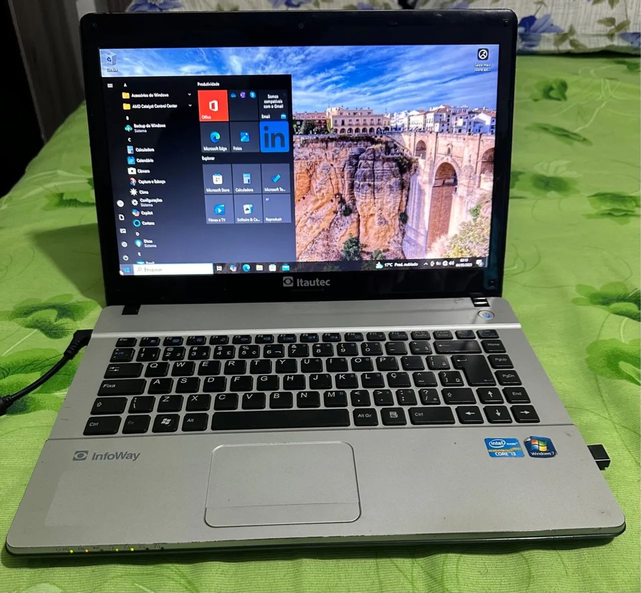 Notebook Itautec - Core i3  - Foto 2