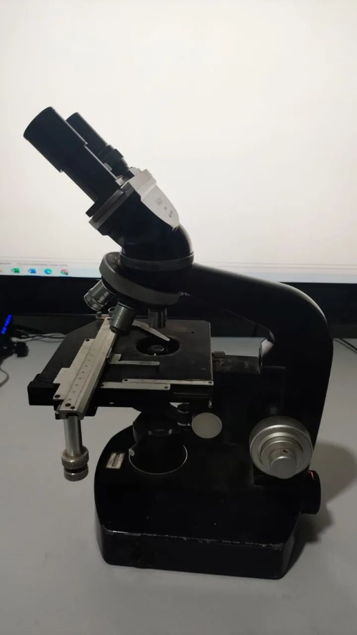 Microscópio64750425966210123