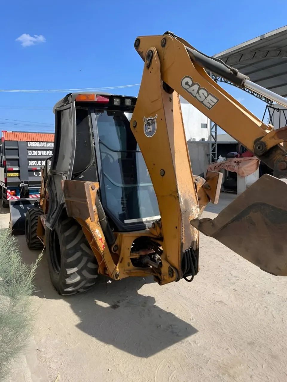 Retroescavadeira 580n 4x4 ano 2012 - Foto 5