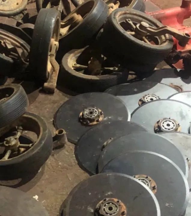 Plantadeira Jumil 4 linhas recém revisada tudo  - Foto 2