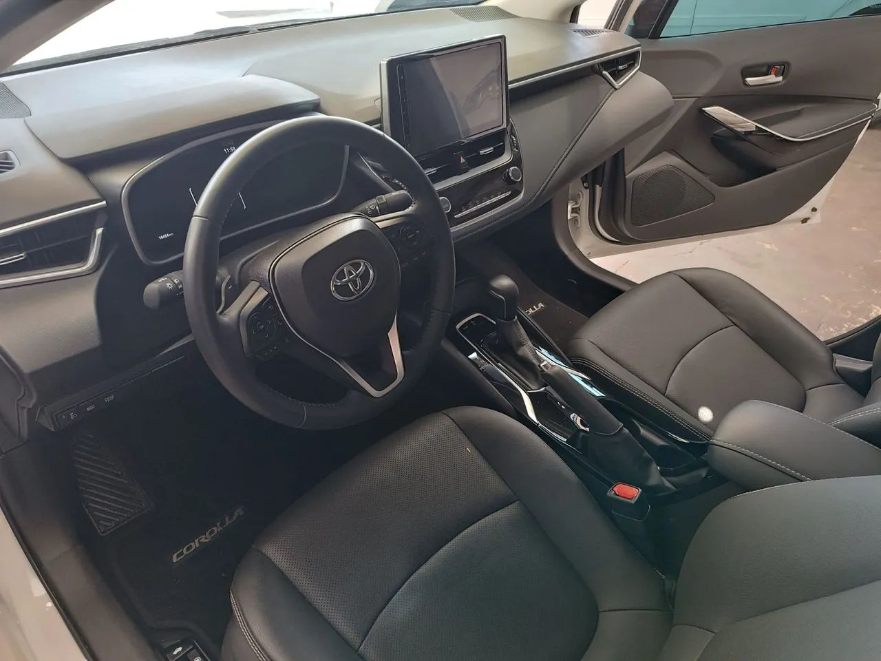 Toyota Corolla  XEI 2.0 FLEX Camb CVT AUT 10 marchas Branco Perol  2024   - Foto 8