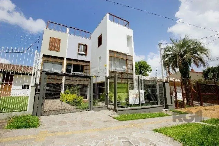 Sobrado em Jardim Sabará