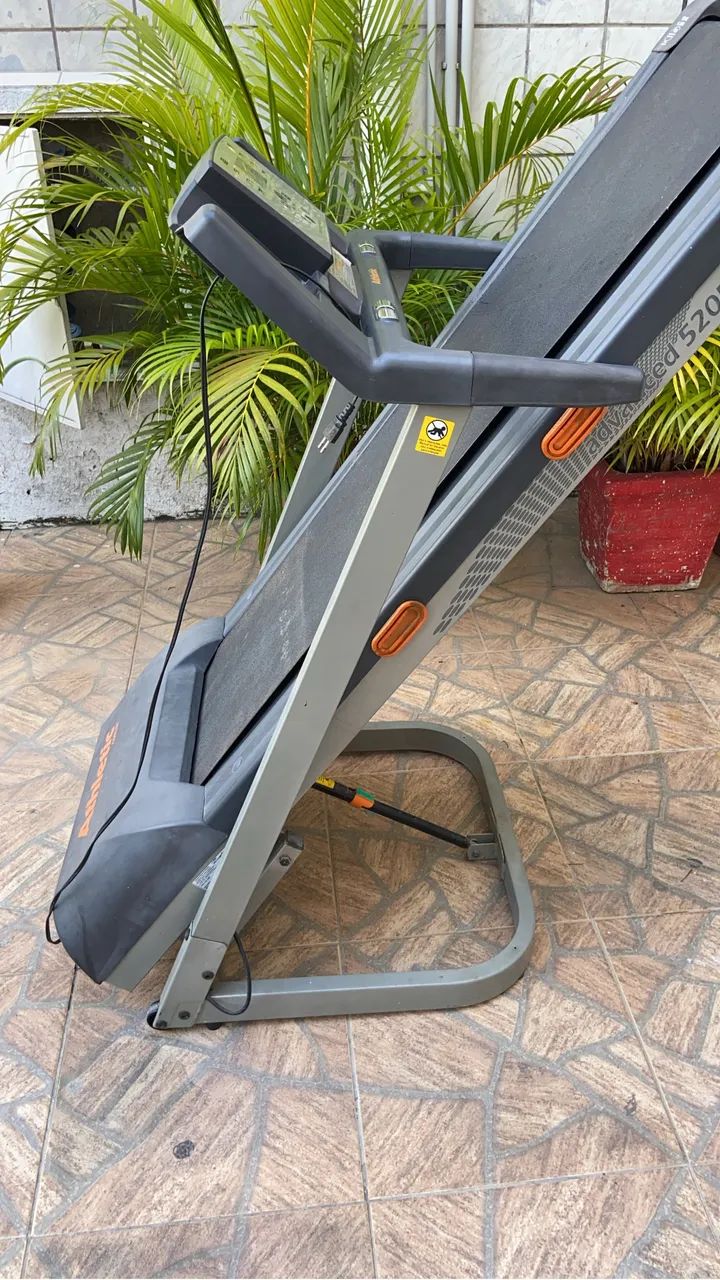 Esteira Athletic 520 EE  Top/ A Melhor!