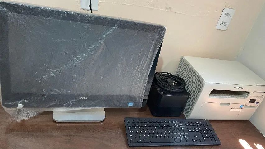COMPUTADOR DESKTOP DELL ALL IN ONE E IMPRESSORA SAMSUNG.
