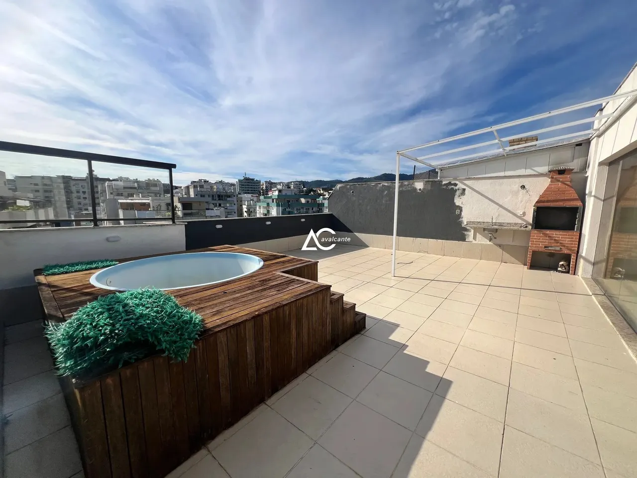 Locação de luxuoso apartamento de 3 quartos na Freguesia, Rio de Janeiro-RJ: 169,73m², 1 s