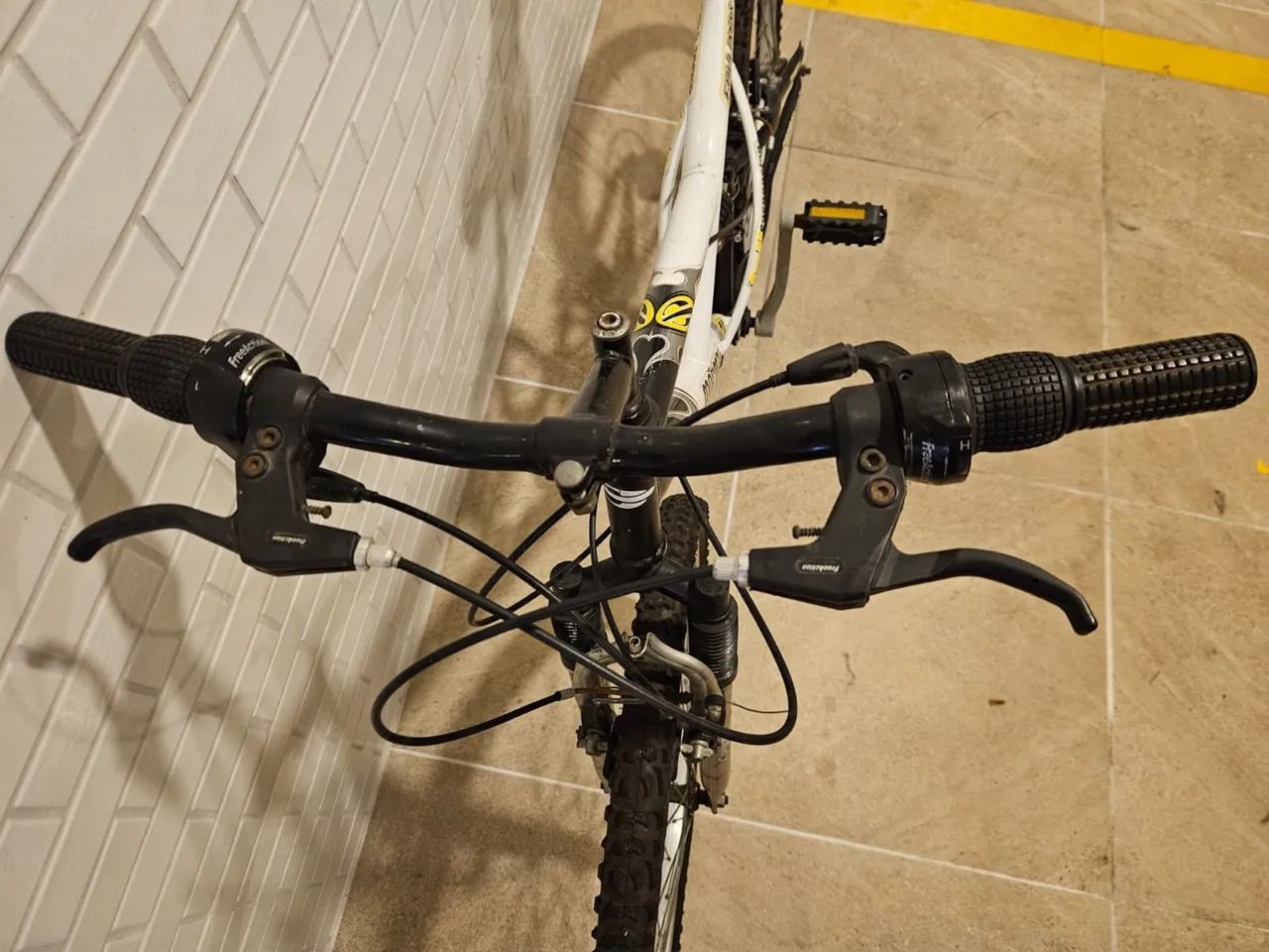 Bicicleta Mormaii Aro 26 com suspensão  - Foto 3