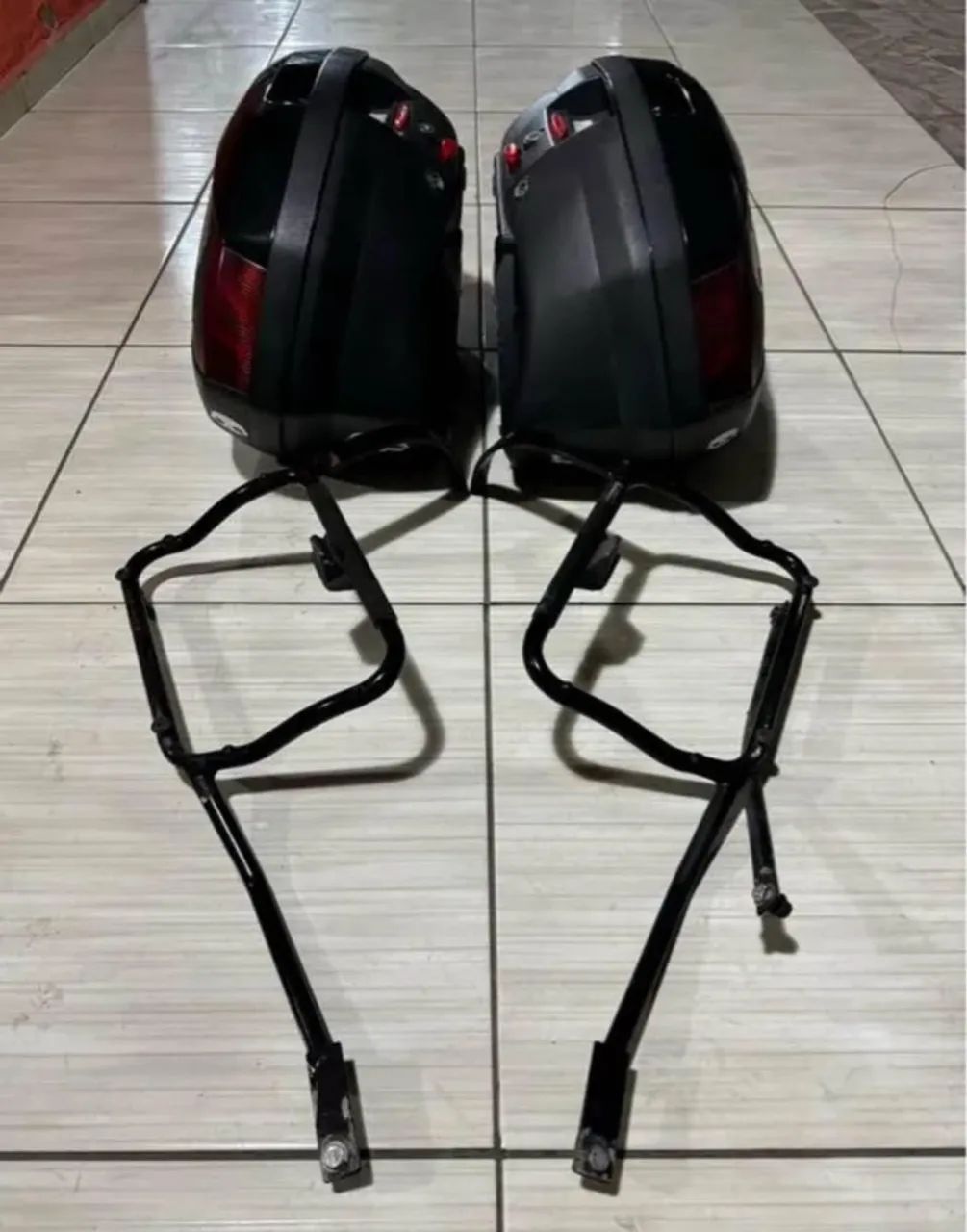 Baus givi v36 com suportes  - Foto 5