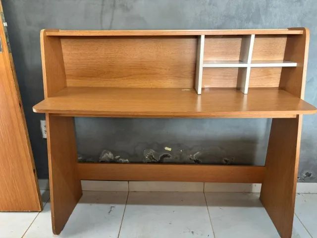 Vendo escrivaninha para computador 