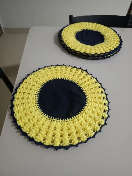 Jogo Americano Crochê Amarelo e azul marinho. - Foto 3