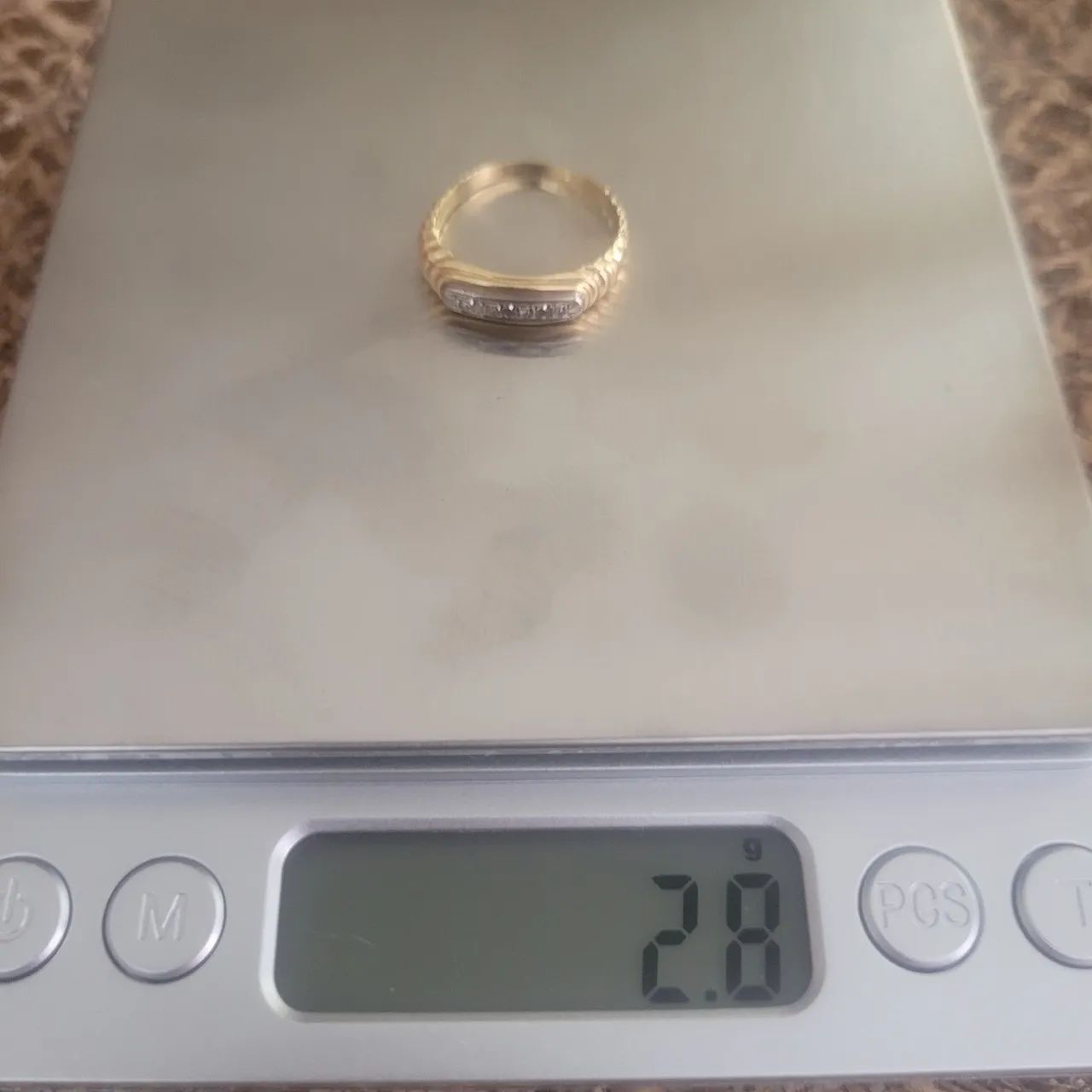 Anel de ouro amarelo e branco 18k  750 com 4 diamantes  - Foto 4