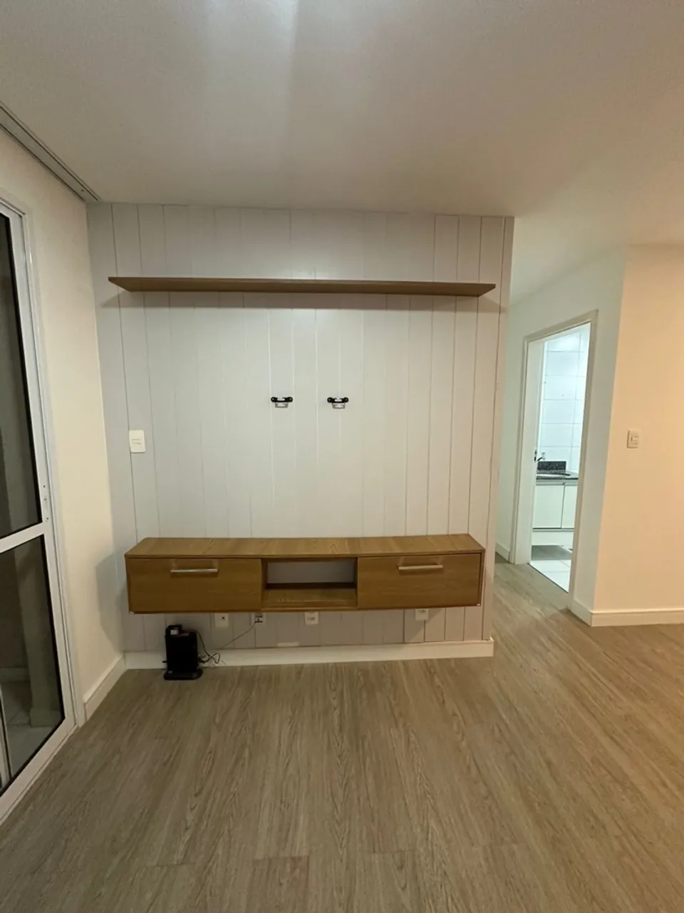 Alugo 3 quartos sendo 1 suíte no Flex Gama, setor central
