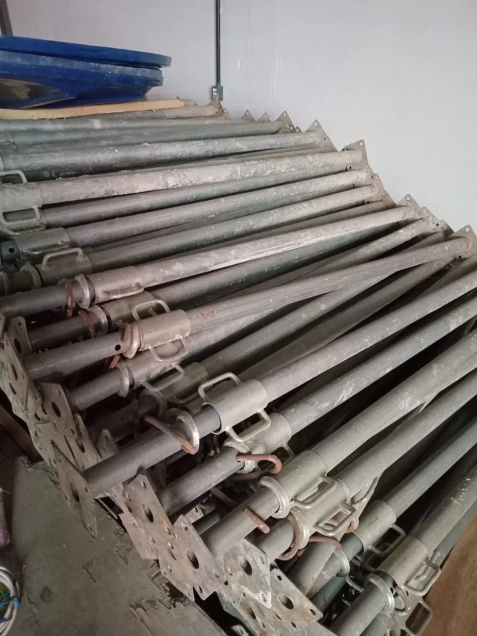 Escora Metalica Galvanizada - 1,80 a 3,20m (Tubo 56x2,50mm - 48x2,50mm) usadas