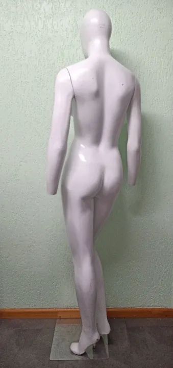 Manequim feminino em perfeito estado - Foto 2