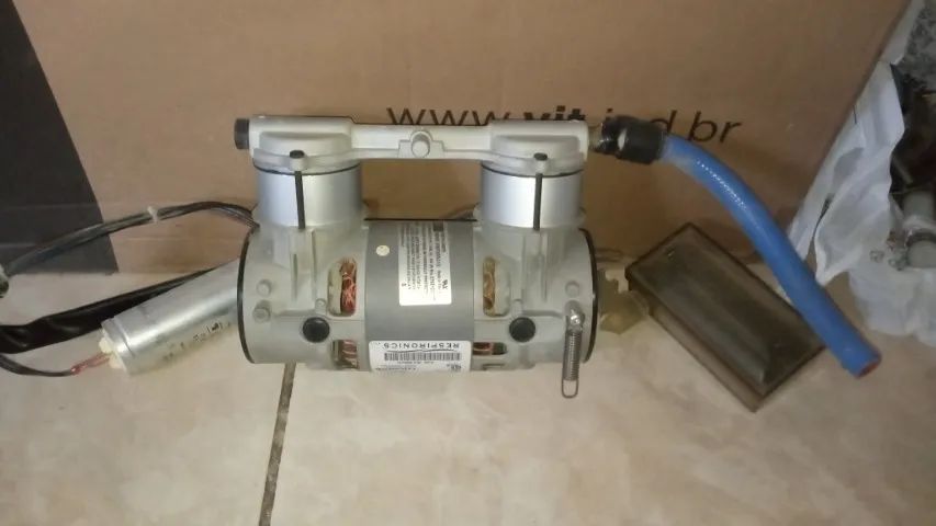 Compressor ar direto pequeno e leve acompanha cooler  refrigeração 127 volts usado ótimo - Foto 4