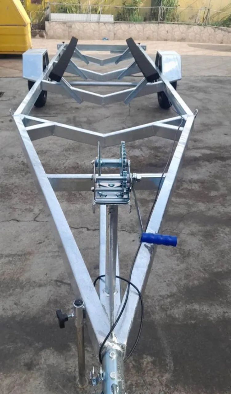 Carretinha para barco galvanizada fogo