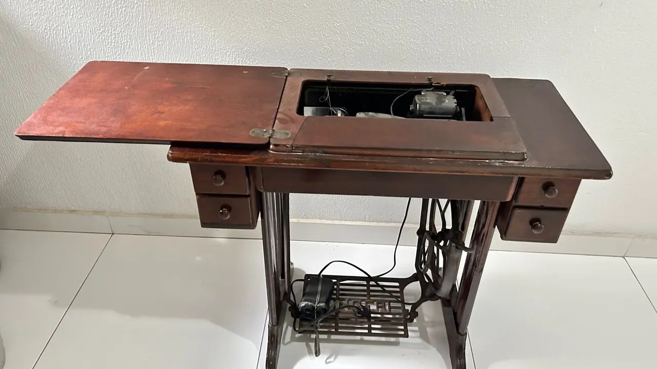Máquina de costura Singer antiga - Colecionadores - Foto 3