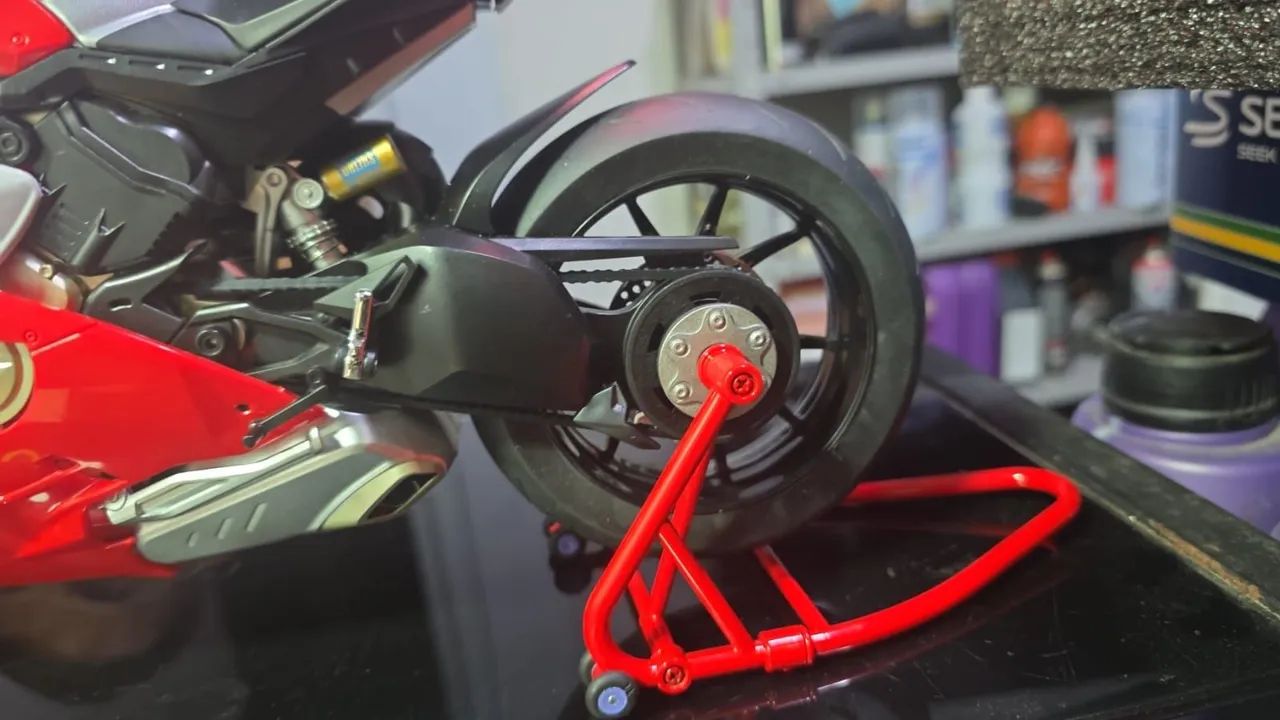 Motorcycle in 1/6 scale model Augusta with sound, acceleration, lights, and smoke64662101830786121