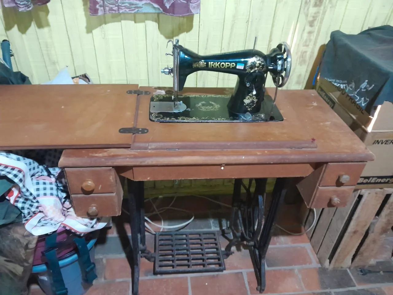 Sewing machine64276653474690122