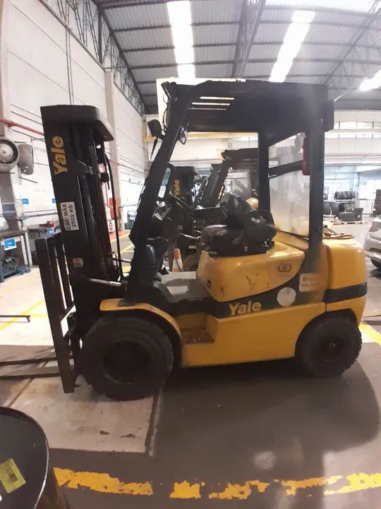 Empilhadeira Yale 50mx 2,5t ano 2019