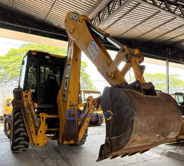 Retroescavadeira JCB 3CX Ano 2022 - Foto 2