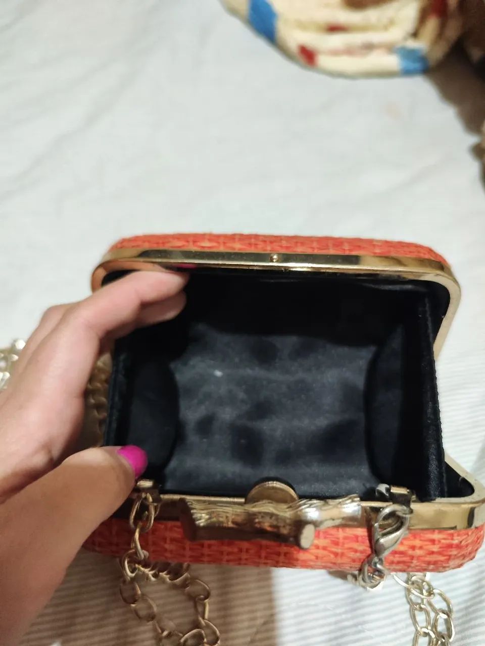 Bolsa laranja com alça de corrente - Foto 2